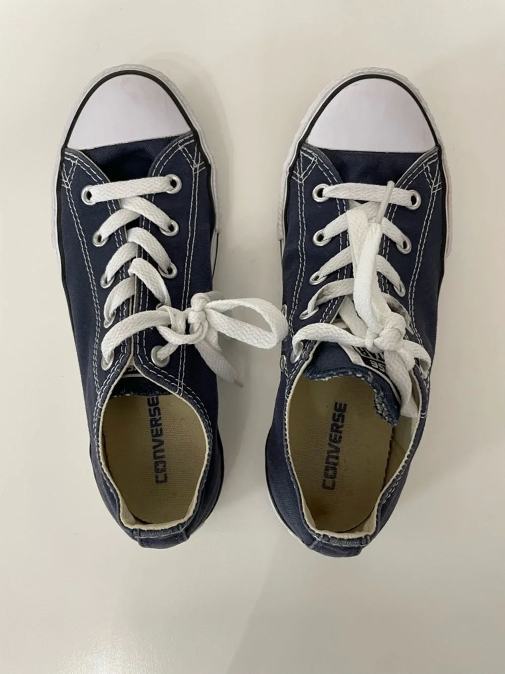 Converse navy canvas